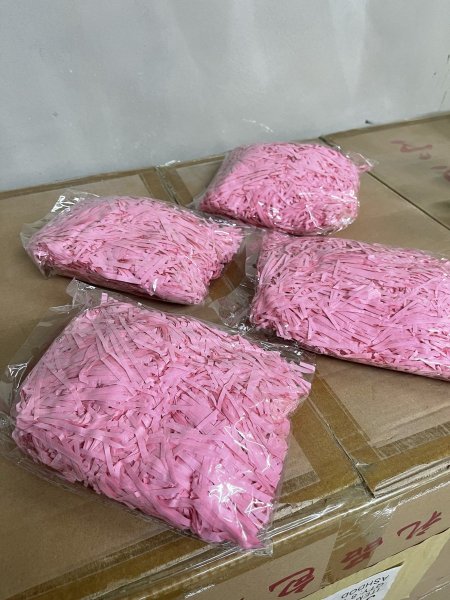 ورق مقصقص للهدايا زهري