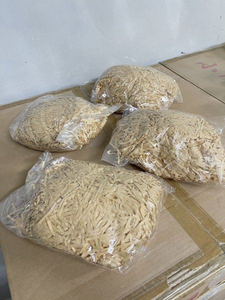 ورق مقصقص للهدايا بني