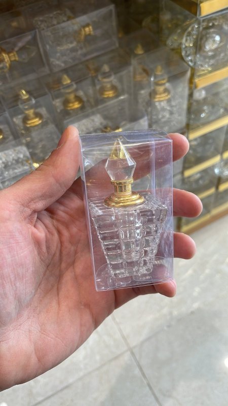 علبة عطر كريستال داخل علبة شفاف (هرمي)