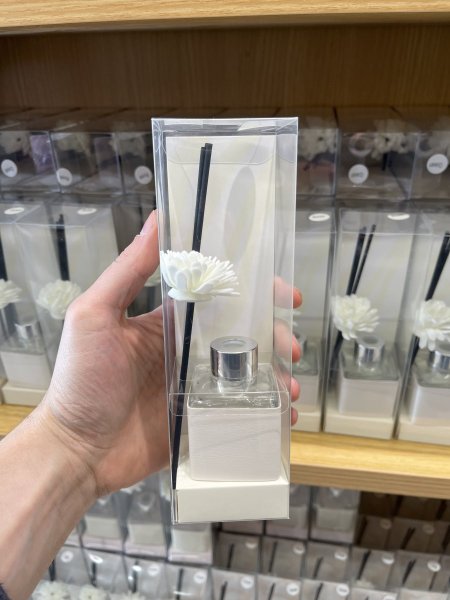 علبة معطر تغليف أبيض مربع