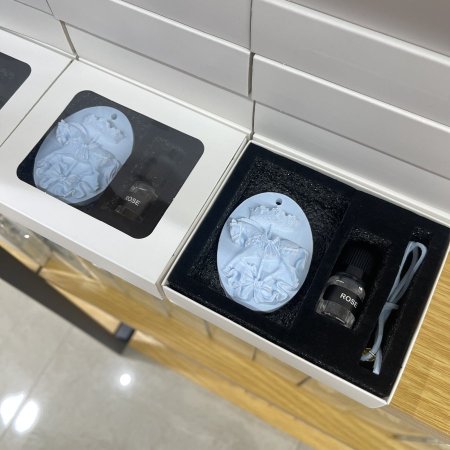 تعليقة حجر معطر شكل كاروسيل ازرق